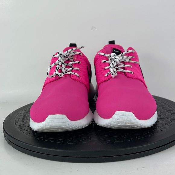 Nike Roshe Run Pink Athletic Running Shoes 599729-600 Women’s Size 6 (4.5Y) - Picture 2 of 12
